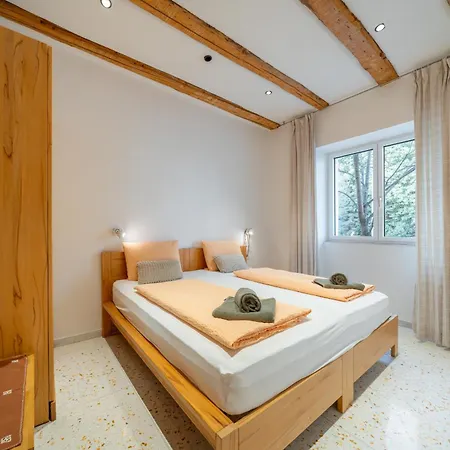 Apartment Gardar *