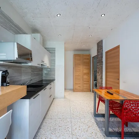 Apartment Gardar *