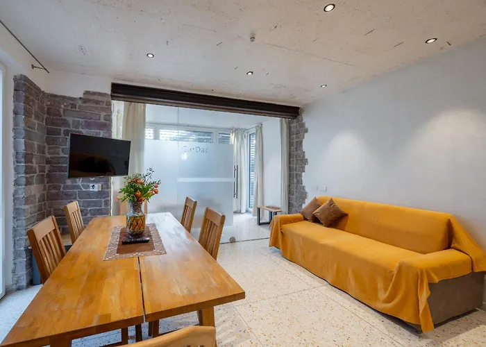 Gardar Больцано